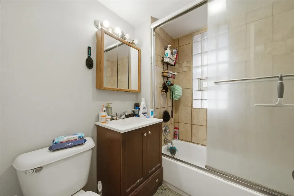 5117 North Western Avenue Chicago IL 60625
