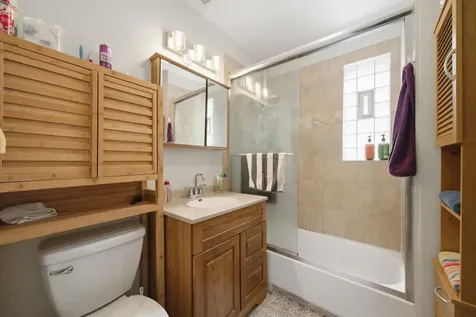 5117 North Western Avenue Chicago IL 60625