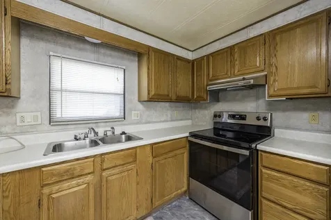696 Birch Avenue Park City IL 60085