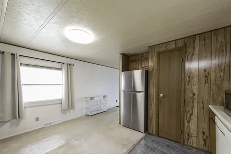 696 Birch Avenue Park City IL 60085