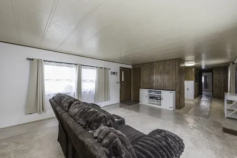 696 Birch Avenue Park City IL 60085