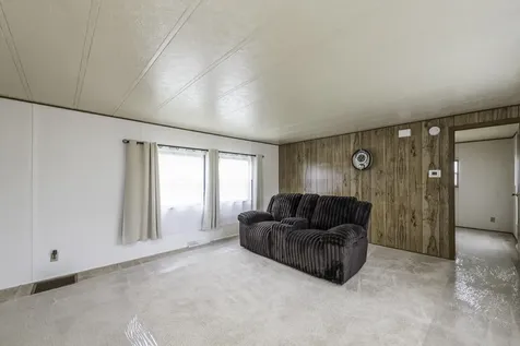696 Birch Avenue Park City IL 60085