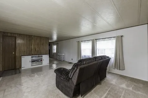 696 Birch Avenue Park City IL 60085