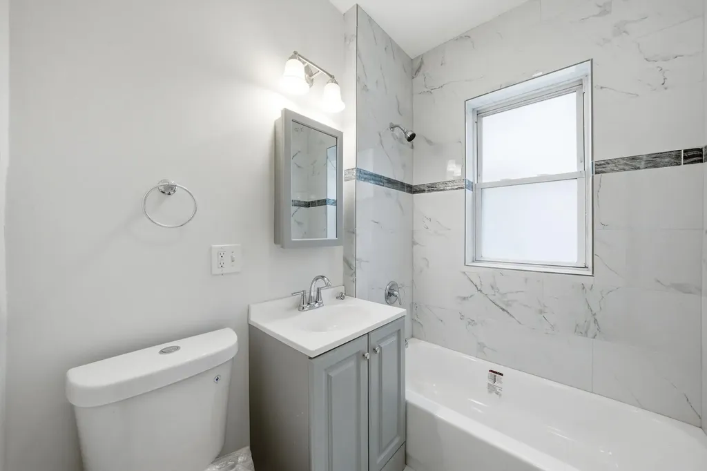 6923 South Sangamon Street Chicago IL 60621