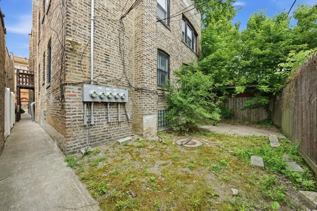 6923 South Sangamon Street Chicago IL 60621