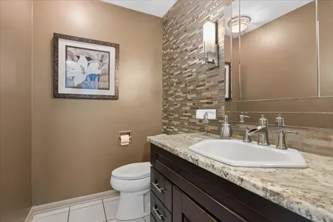 525 Newtown Drive Buffalo Grove IL 60089