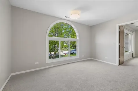 525 Newtown Drive Buffalo Grove IL 60089