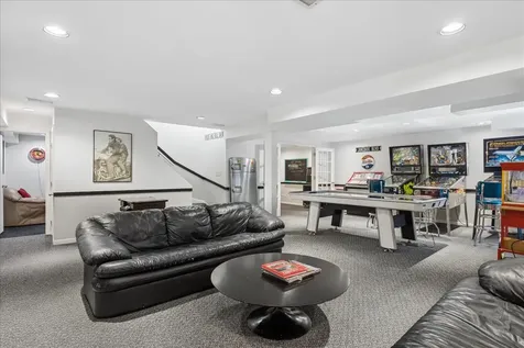 525 Newtown Drive Buffalo Grove IL 60089
