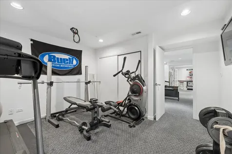 525 Newtown Drive Buffalo Grove IL 60089