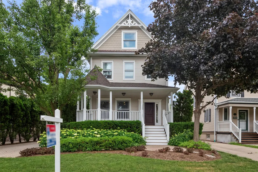 325 South Crescent Avenue Park Ridge IL 60068