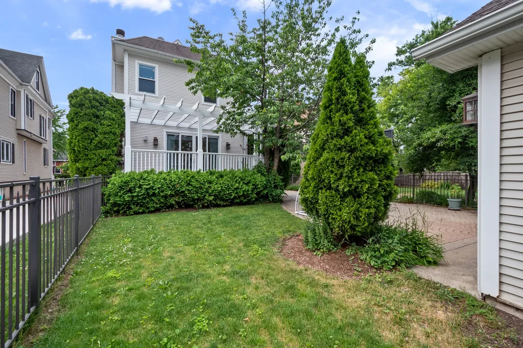 325 South Crescent Avenue Park Ridge IL 60068