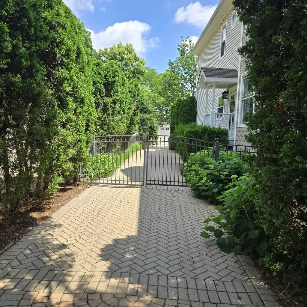 325 South Crescent Avenue Park Ridge IL 60068