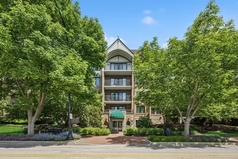 5 South Pine Street Mount Prospect IL 60056