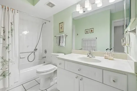 5 South Pine Street Mount Prospect IL 60056