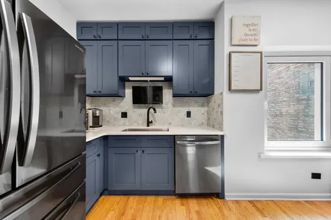 4615 North Beacon Street Chicago IL 60640