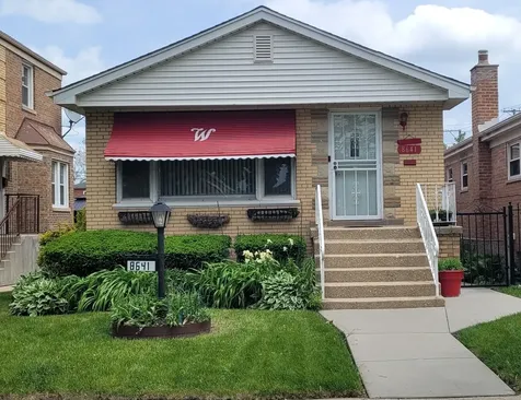 8641 South Calumet Avenue Chicago IL 60619