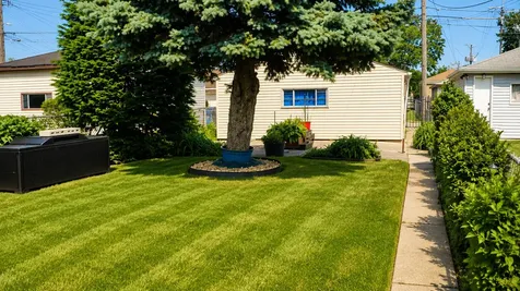 8641 South Calumet Avenue Chicago IL 60619