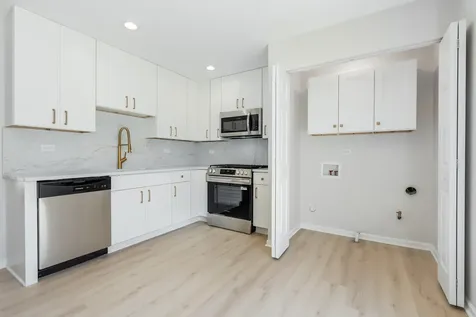 221 Gordon Avenue Romeoville IL 60446