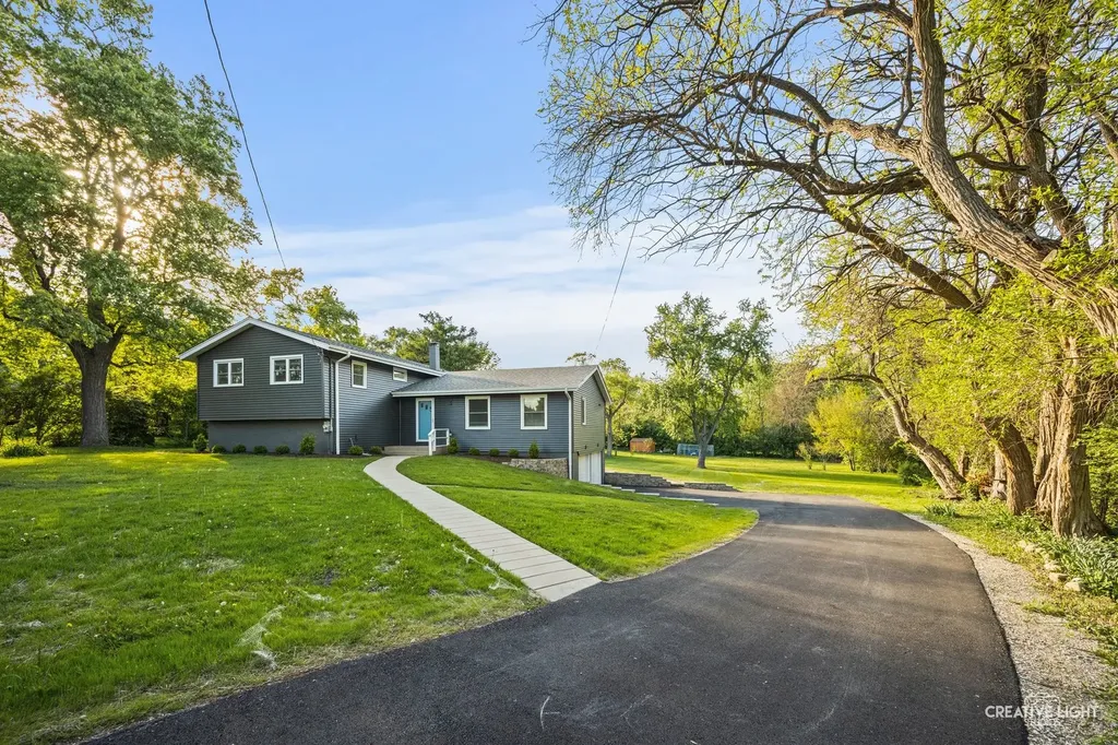 704 Plainfield Road Downers Grove IL 60516