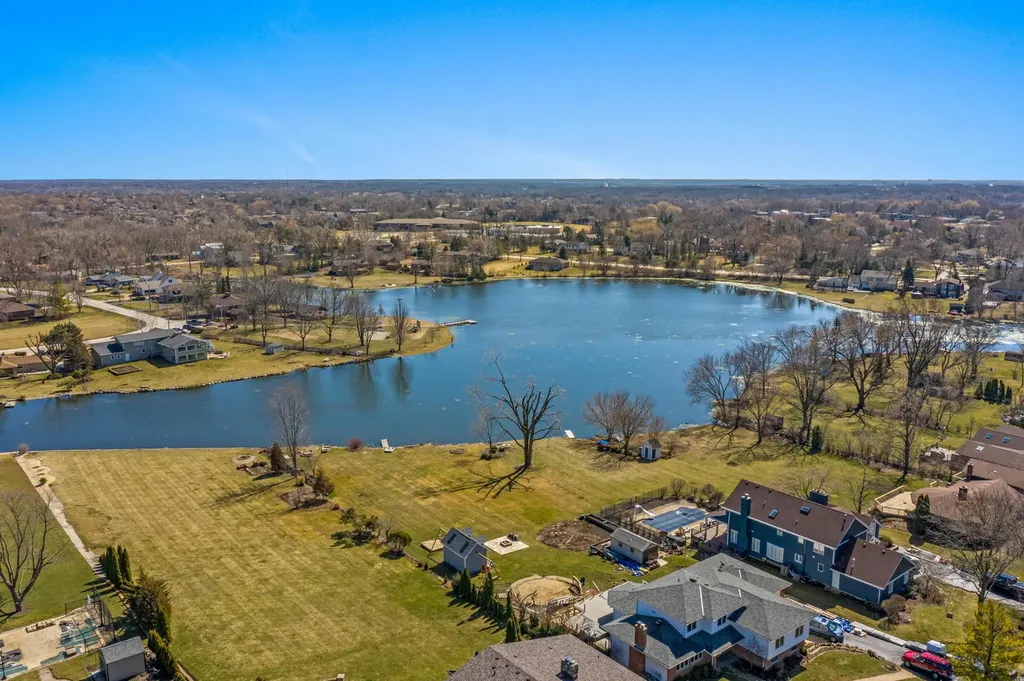 704 Plainfield Road Downers Grove IL 60516