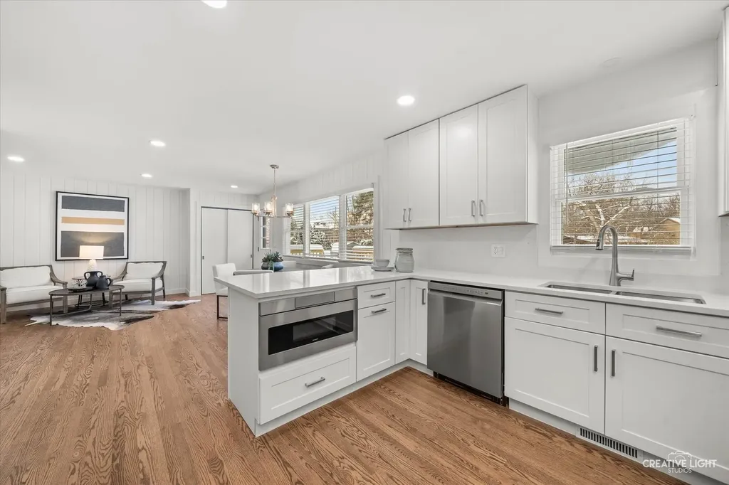 704 Plainfield Road Downers Grove IL 60516
