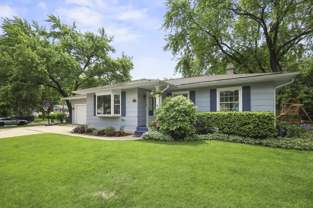 30W111 Bruce Lane Naperville IL 60563