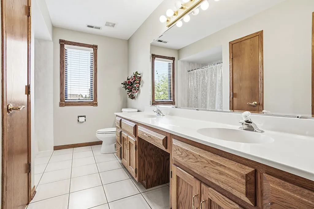 705 Ridgefield Road New Lenox IL 60451