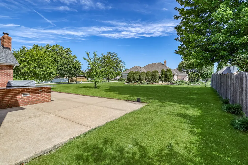 705 Ridgefield Road New Lenox IL 60451