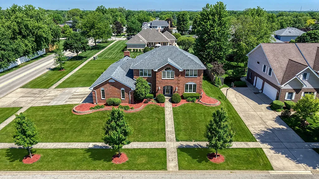 705 Ridgefield Road New Lenox IL 60451