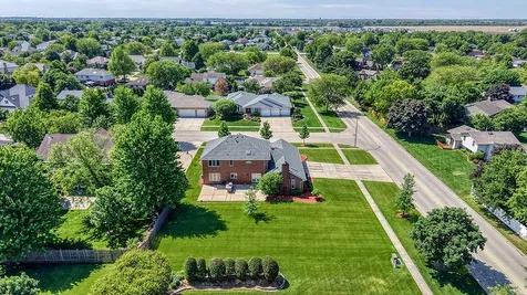 705 Ridgefield Road New Lenox IL 60451