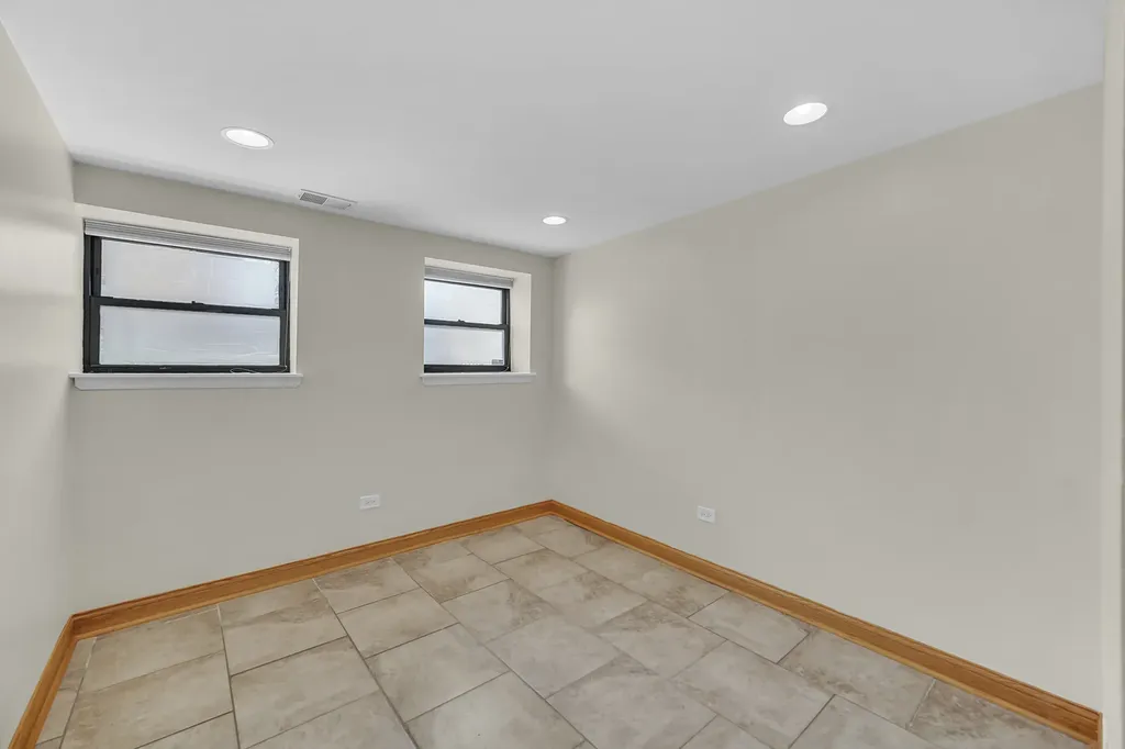 1005 North Campbell Avenue Chicago IL 60622