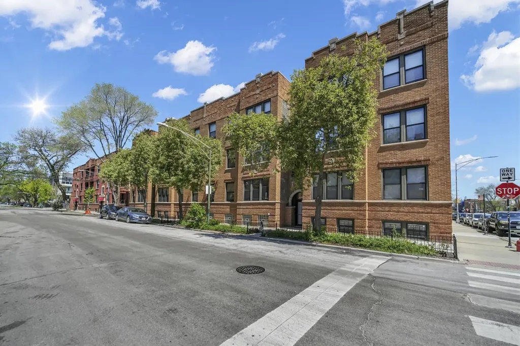 1005 North Campbell Avenue Chicago IL 60622