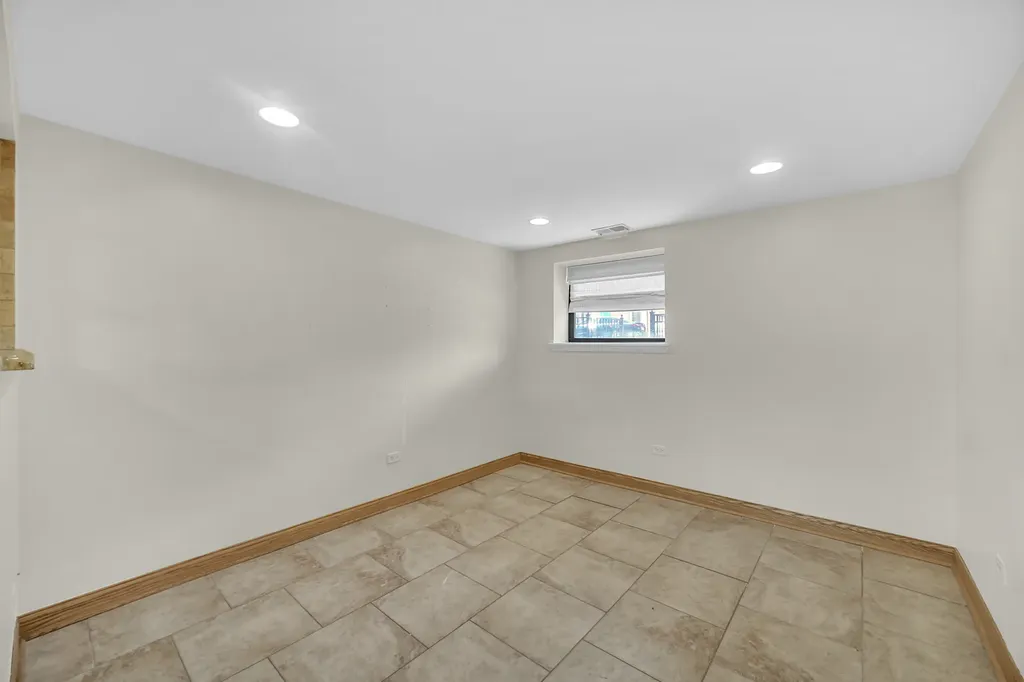 1005 North Campbell Avenue Chicago IL 60622