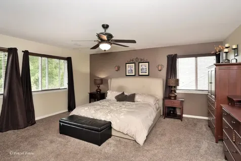 247 Pawtucket Avenue Elgin IL 60124