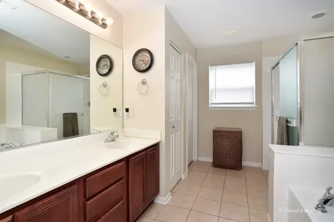 247 Pawtucket Avenue Elgin IL 60124