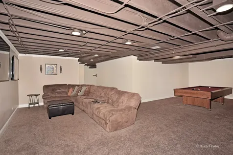 247 Pawtucket Avenue Elgin IL 60124
