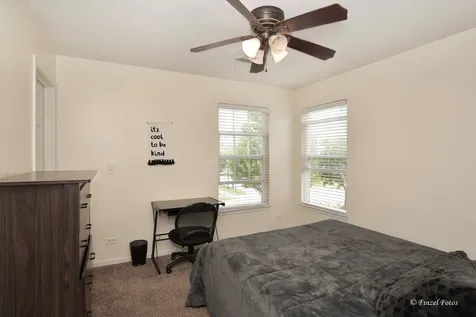 247 Pawtucket Avenue Elgin IL 60124