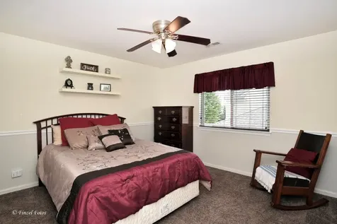 247 Pawtucket Avenue Elgin IL 60124