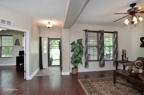 247 Pawtucket Avenue Elgin IL 60124