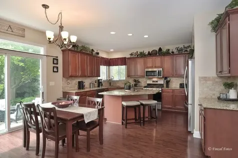 247 Pawtucket Avenue Elgin IL 60124