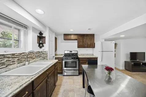 4906 West Argyle Street Chicago IL 60630