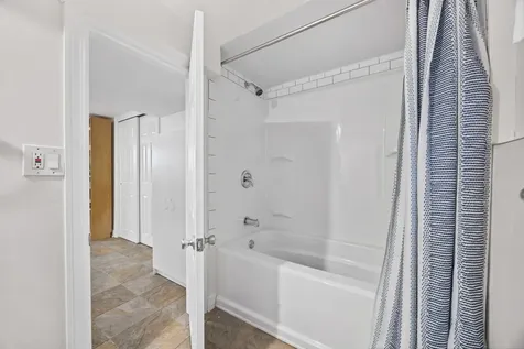 4906 West Argyle Street Chicago IL 60630