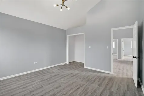 15355 7TH Avenue Phoenix IL 60426