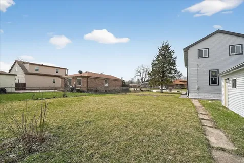 15355 7TH Avenue Phoenix IL 60426