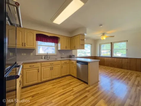 8636 40TH Street Lyons IL 60534
