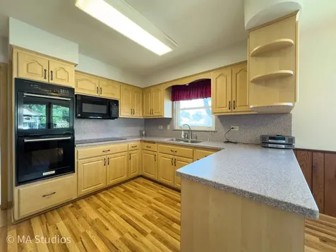 8636 40TH Street Lyons IL 60534