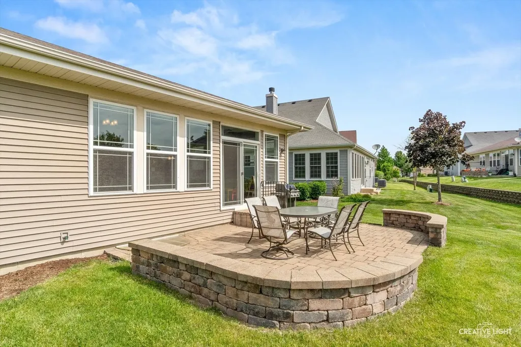 2832 Chevy Chase Lane Naperville IL 60564