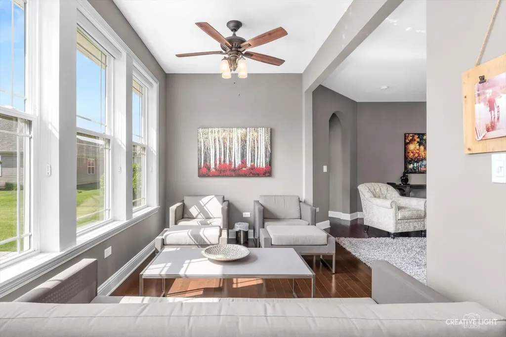 2832 Chevy Chase Lane Naperville IL 60564