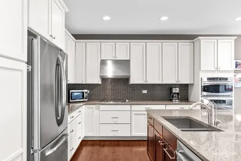 2832 Chevy Chase Lane Naperville IL 60564