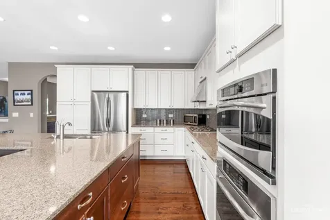 2832 Chevy Chase Lane Naperville IL 60564